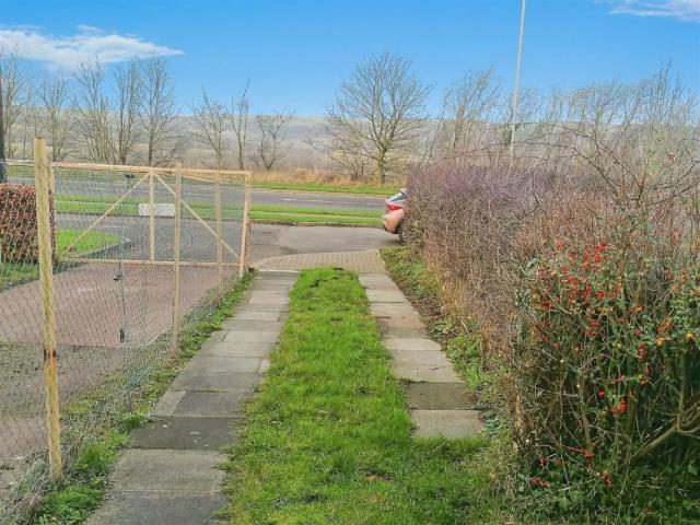 2 bed house for sale