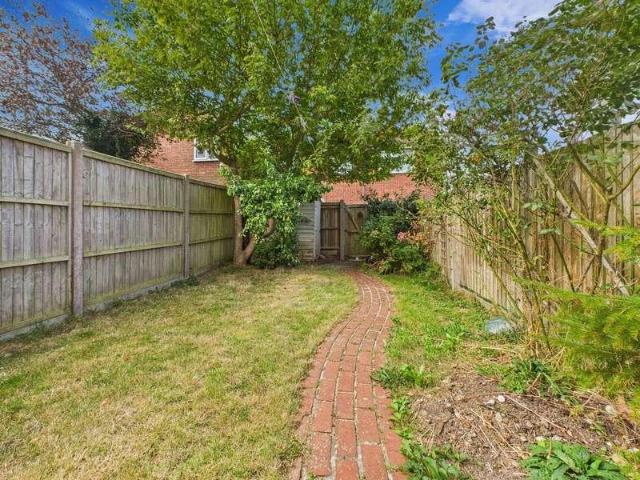2 bed house for sale