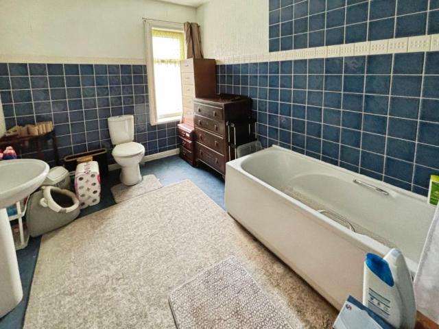 2 bed house for sale