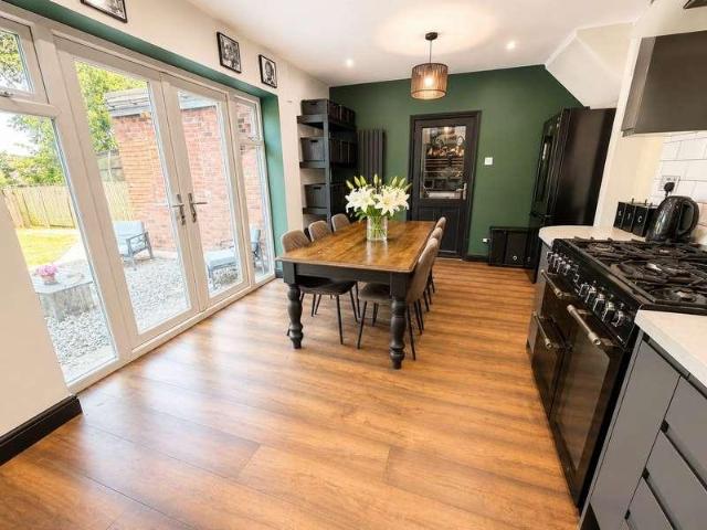 2 bed house for sale