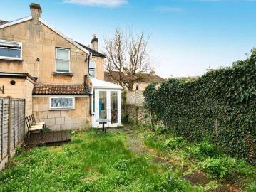 2 bed house for sale