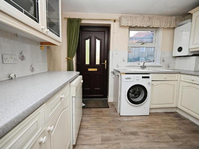 2 bed house for sale
