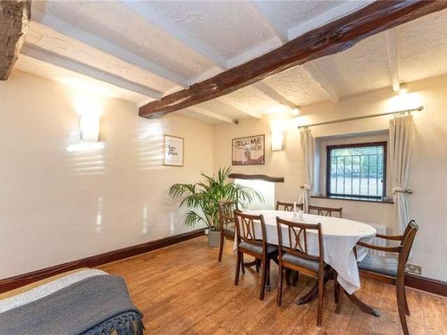 2 bed house for sale