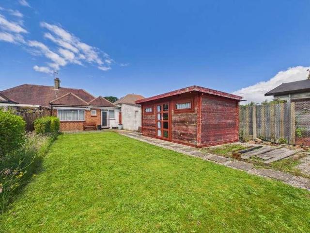 2 bed house for sale