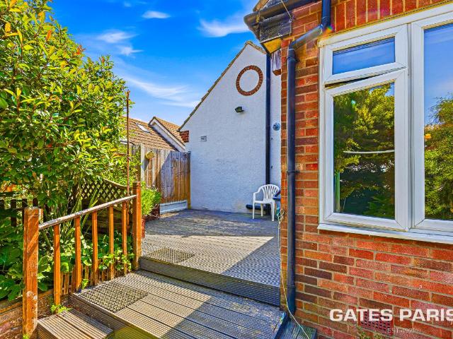 2 bed house for sale