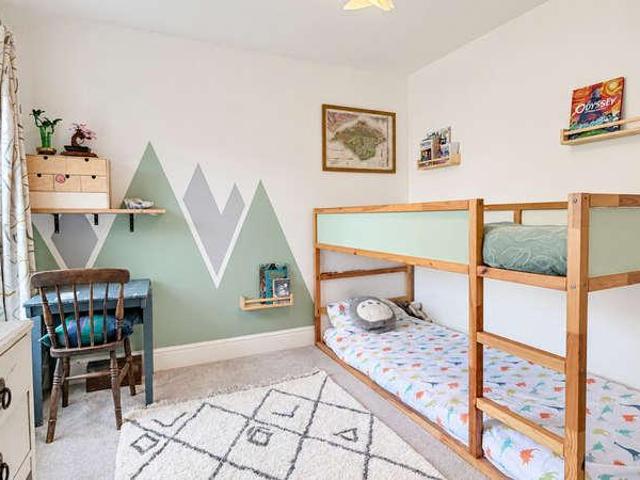 2 bed house for sale