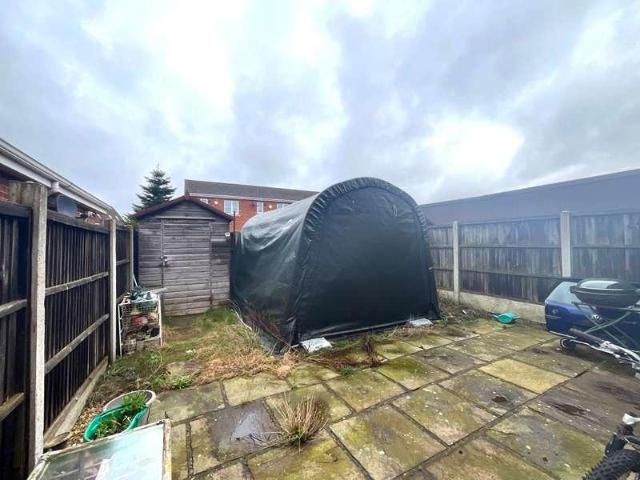 2 bed house for sale