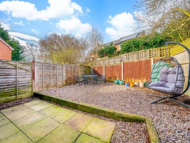2 bed house for sale