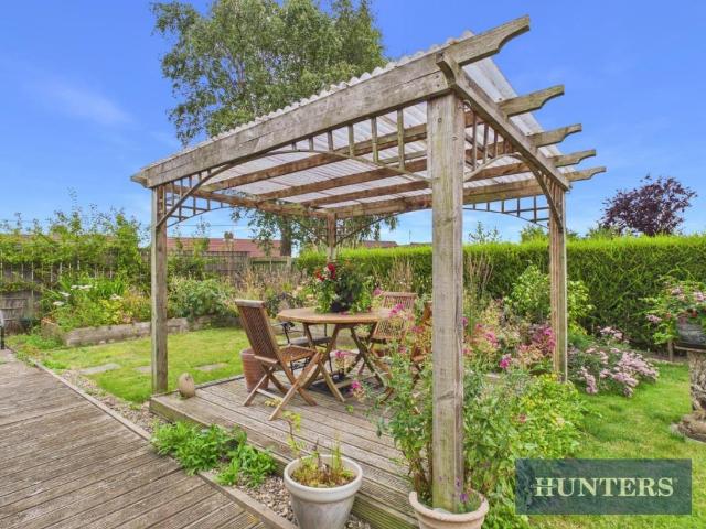 2 bed house for sale