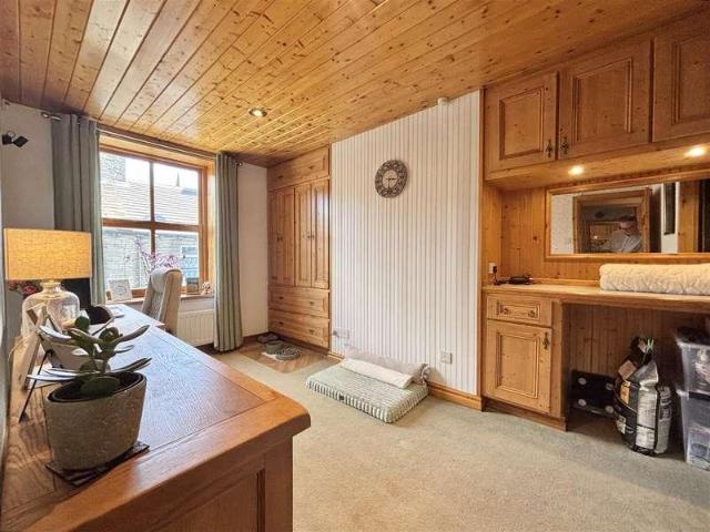 2 bed house for sale