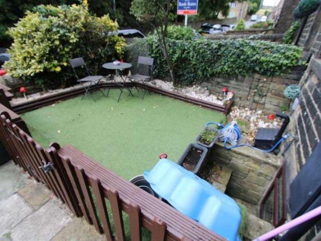 2 bed house for sale