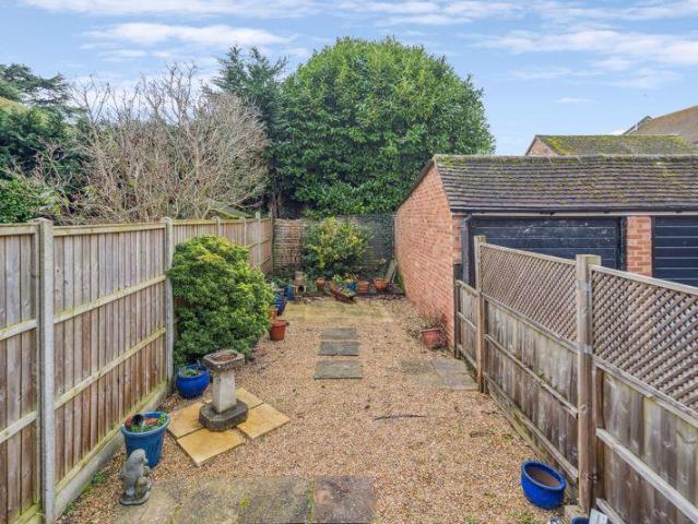 2 bed house for sale