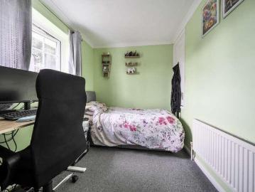 2 bed house for sale
