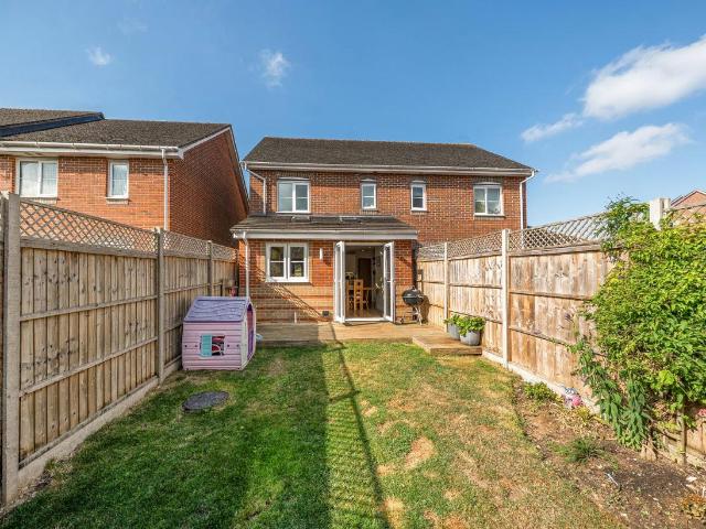 2 bed house for sale