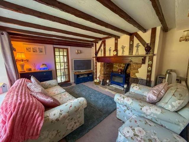 2 bed house for sale