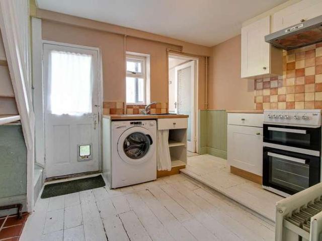 2 bed house for sale