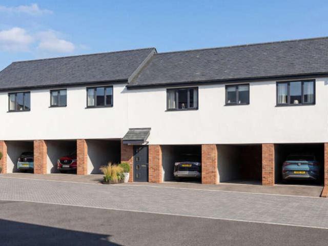 2 bed house for sale