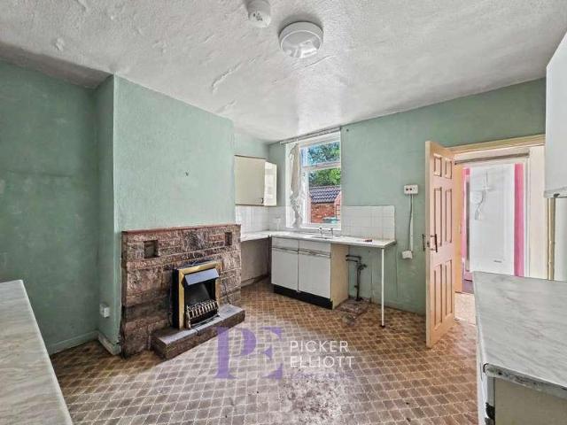 2 bed house for sale