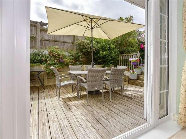 2 bed house for sale