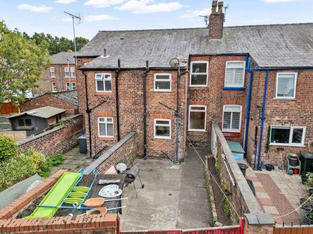 2 bed house for sale