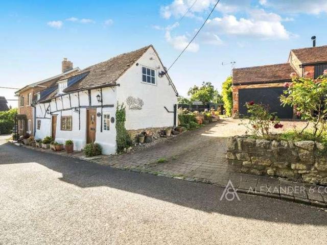 2 bed house for sale