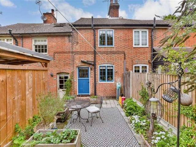 2 bed house for sale