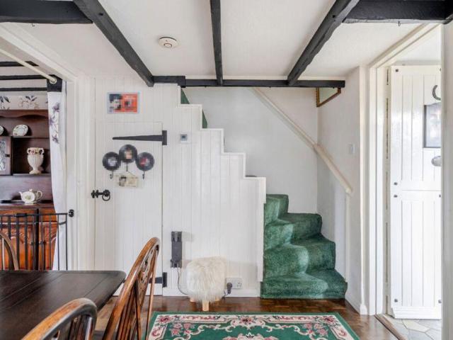 2 bed house for sale
