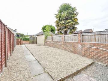 2 bed house for sale
