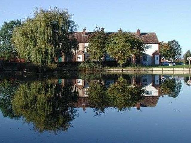 2 bed house for sale