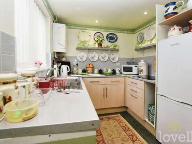 2 bed house for sale