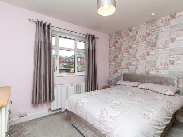 2 bed house for sale