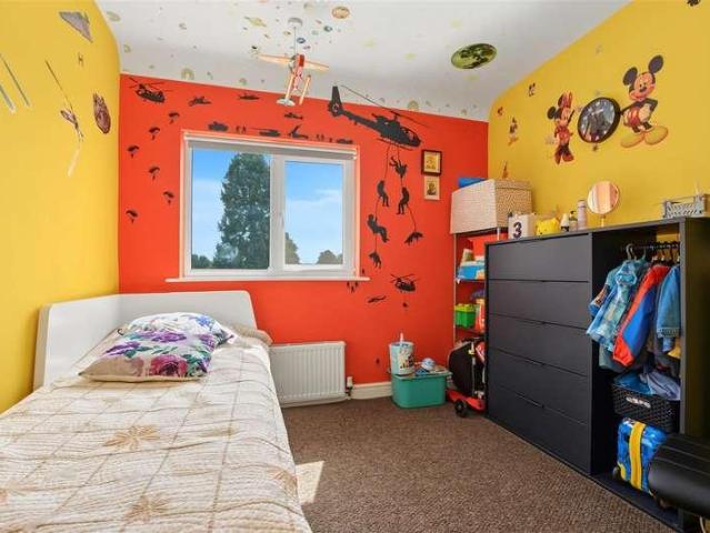 2 bed house for sale
