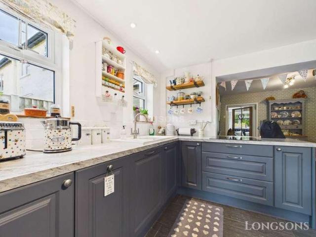 2 bed house for sale