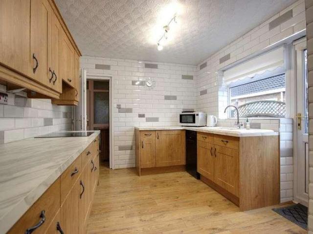 2 bed house for sale