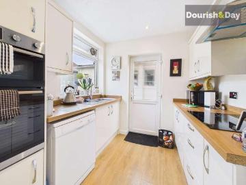 2 bed house for sale