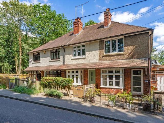 2 bed house for sale