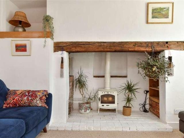2 bed house for sale