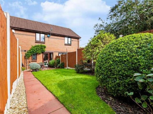 2 bed house for sale