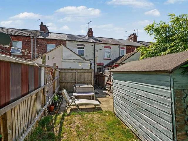 2 bed house for sale