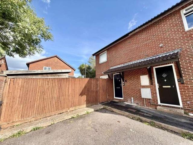 2 bed house for sale