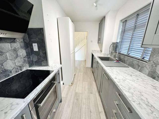 2 bed house for sale