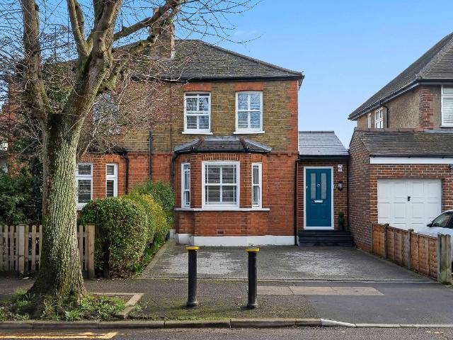 2 bed house for sale