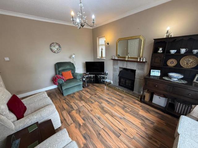 2 bed house for sale