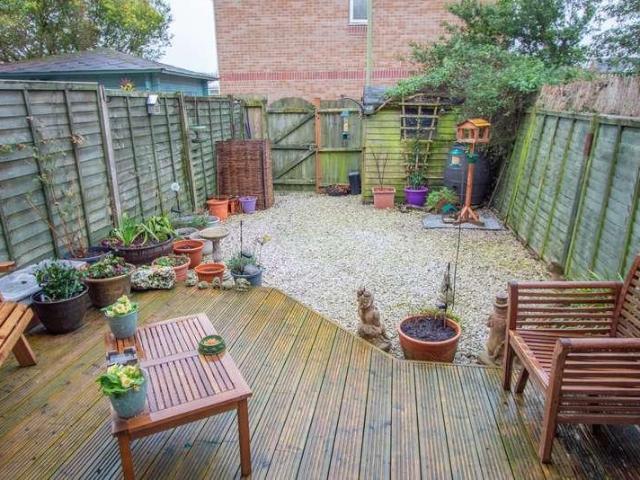 2 bed house for sale