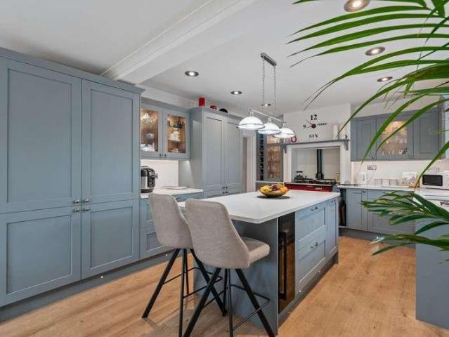 2 bed house for sale