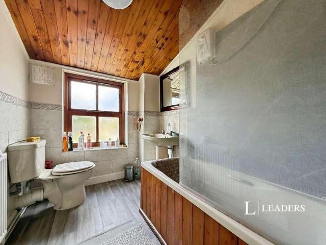 2 bed house for sale
