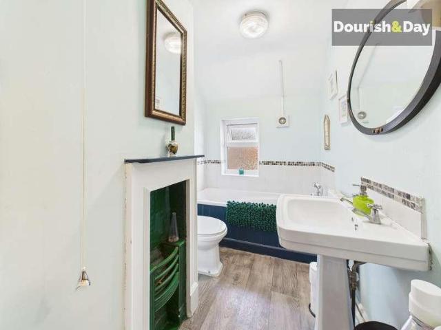2 bed house for sale