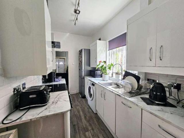 2 bed house for sale