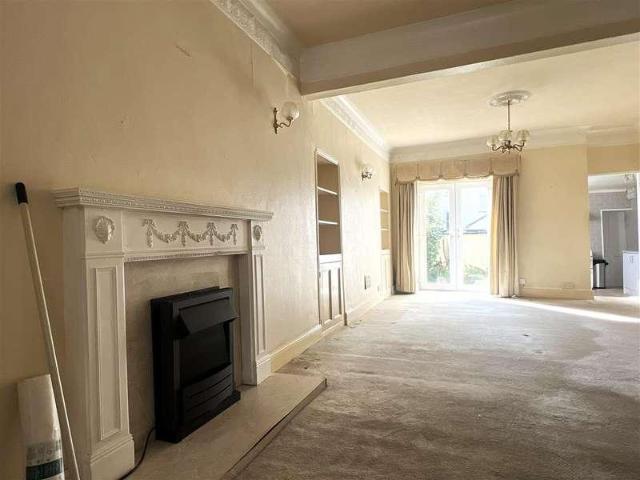 2 bed house for sale