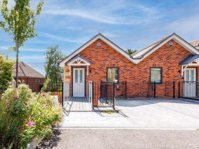 2 bed house for sale